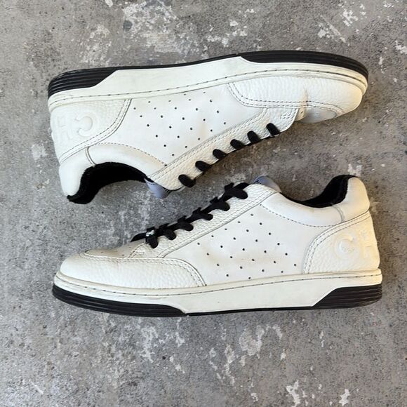 Chanel leather low tops - Picture 2 of 10